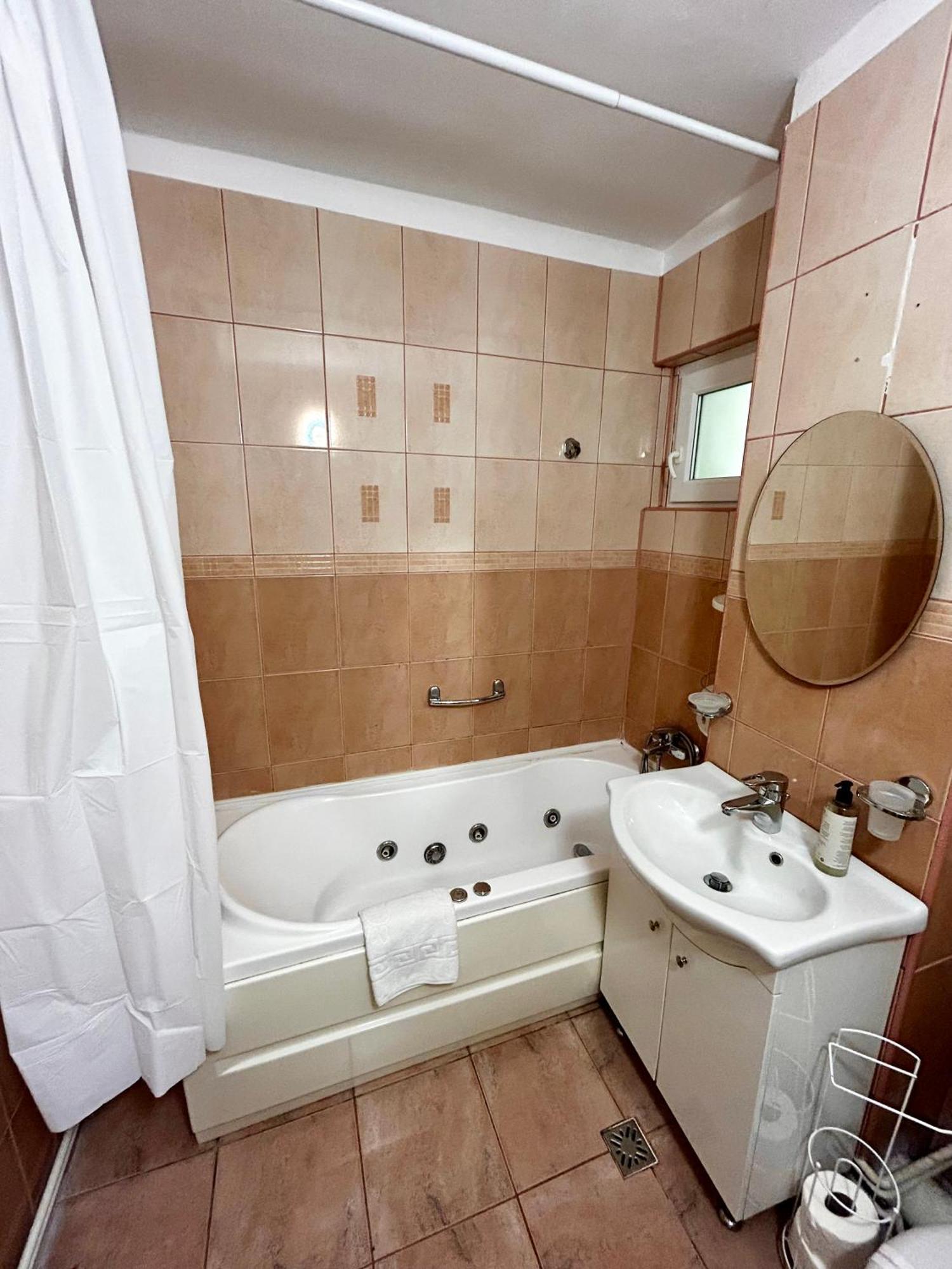 Jad - Familiy 4 Rooms Apartment - Near Forest And Historic Center - Racadau Μπρασόβ Εξωτερικό φωτογραφία